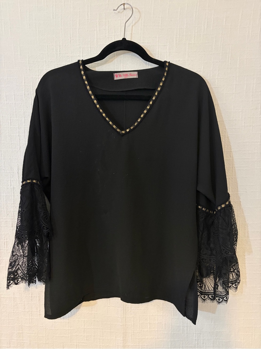 Ma Petite Fiancée Black Solid V-Neck 3/4 Bell Sleeve Lace Pullover Blouse M